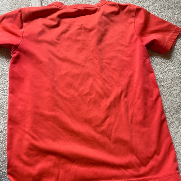 boys orange nike tshirt - Picture 5 of 5